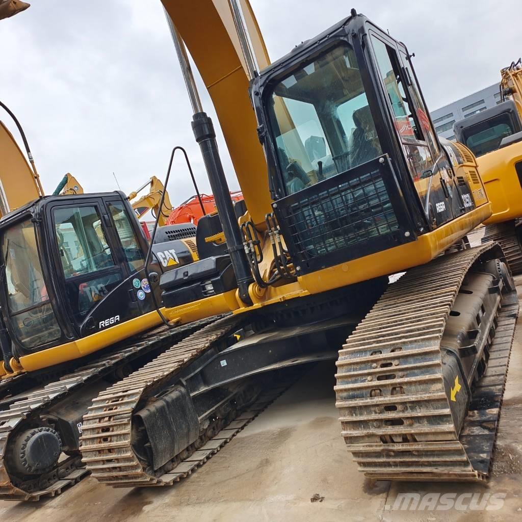 CAT 325 D حفارات زحافة