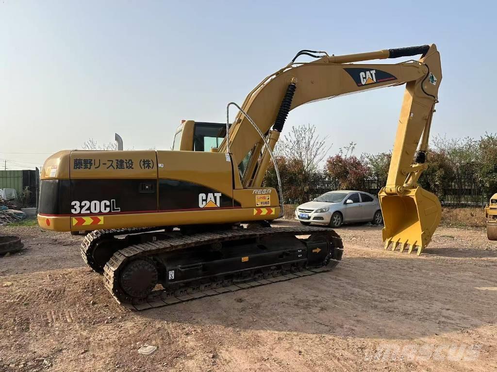 CAT 320 C L حفارات زحافة