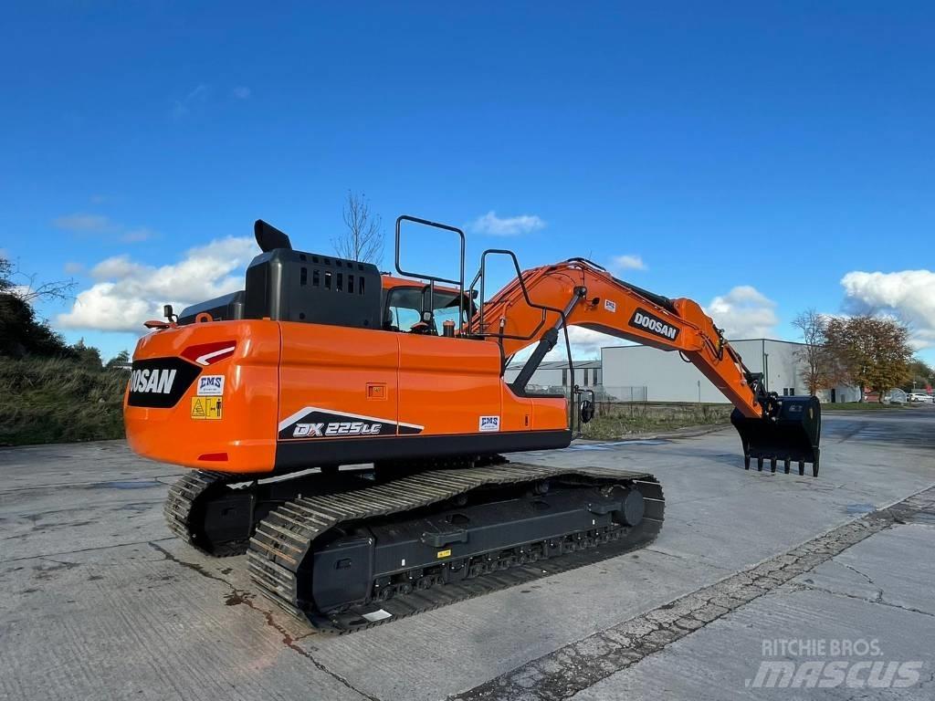 Doosan DX225LC-7 حفارات زحافة