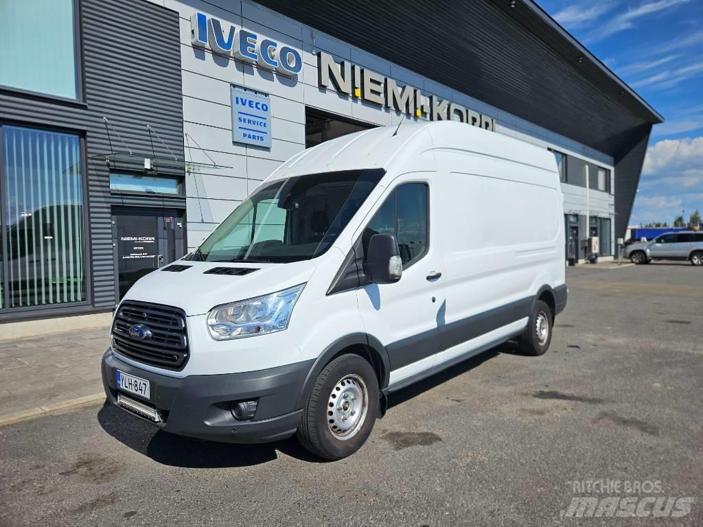 Ford Transit شاحنة مقفلة