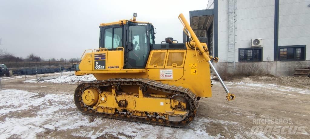 Komatsu D 65 EX-18 بلدوزرات مجنزرة