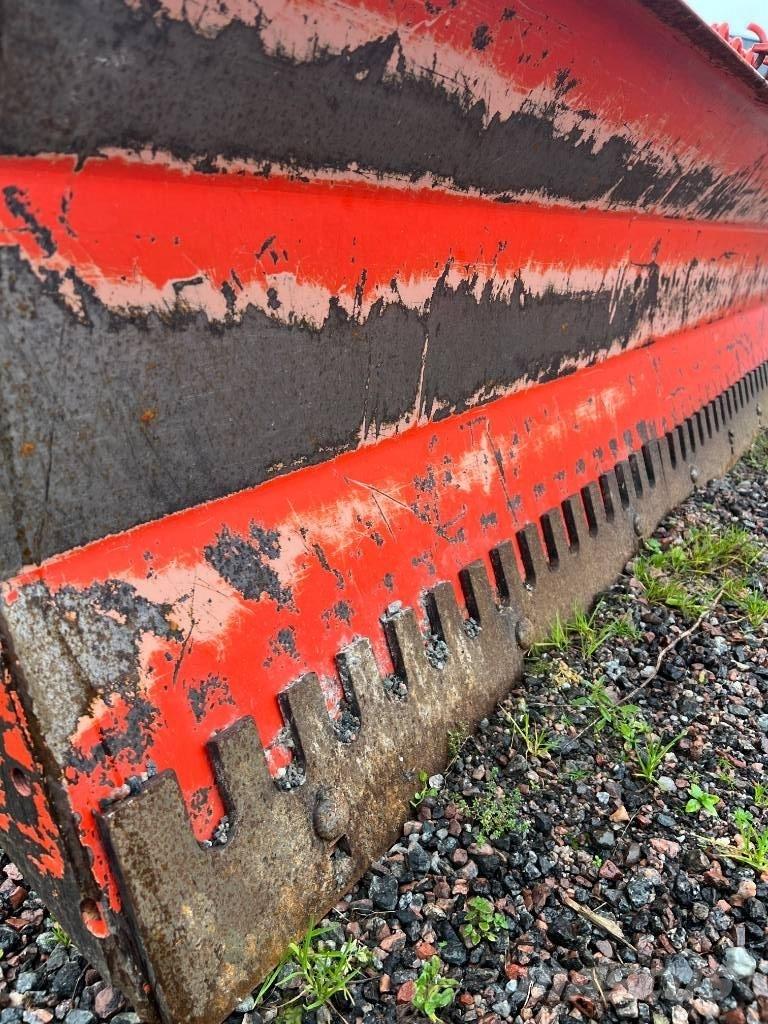 Fransgård GT 250 FL حراثات ونصول الجليد