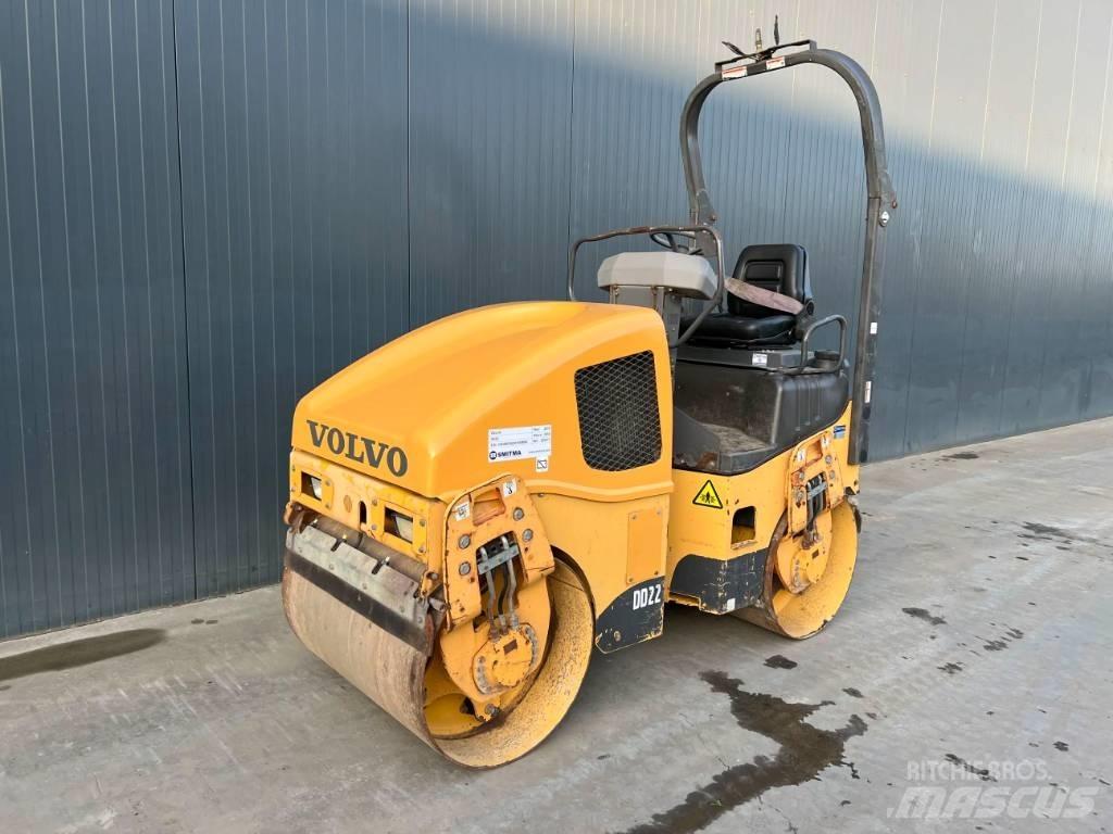 Volvo DD 22 مداحل ثنائية الاسطوانة