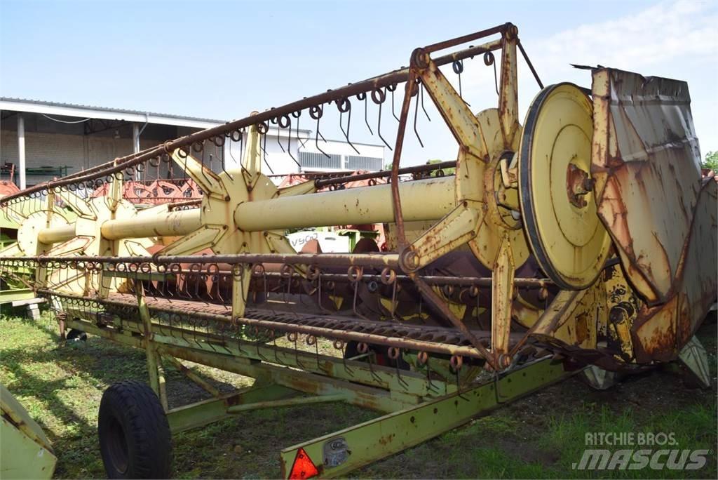 New Holland TF 42 حصادات
