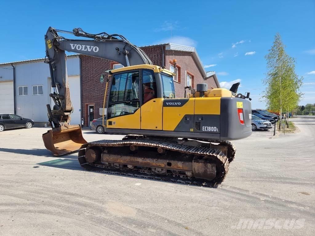 Volvo EC 180 D حفارات زحافة