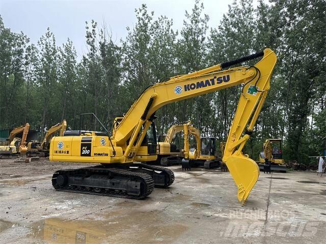Komatsu pc200-8 حفارات زحافة