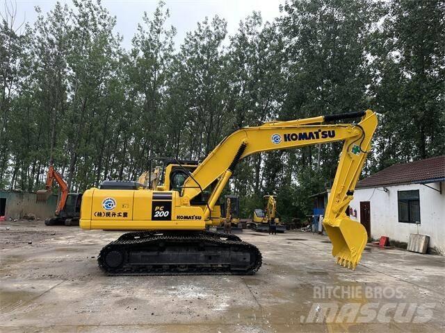 Komatsu pc200-8 حفارات زحافة