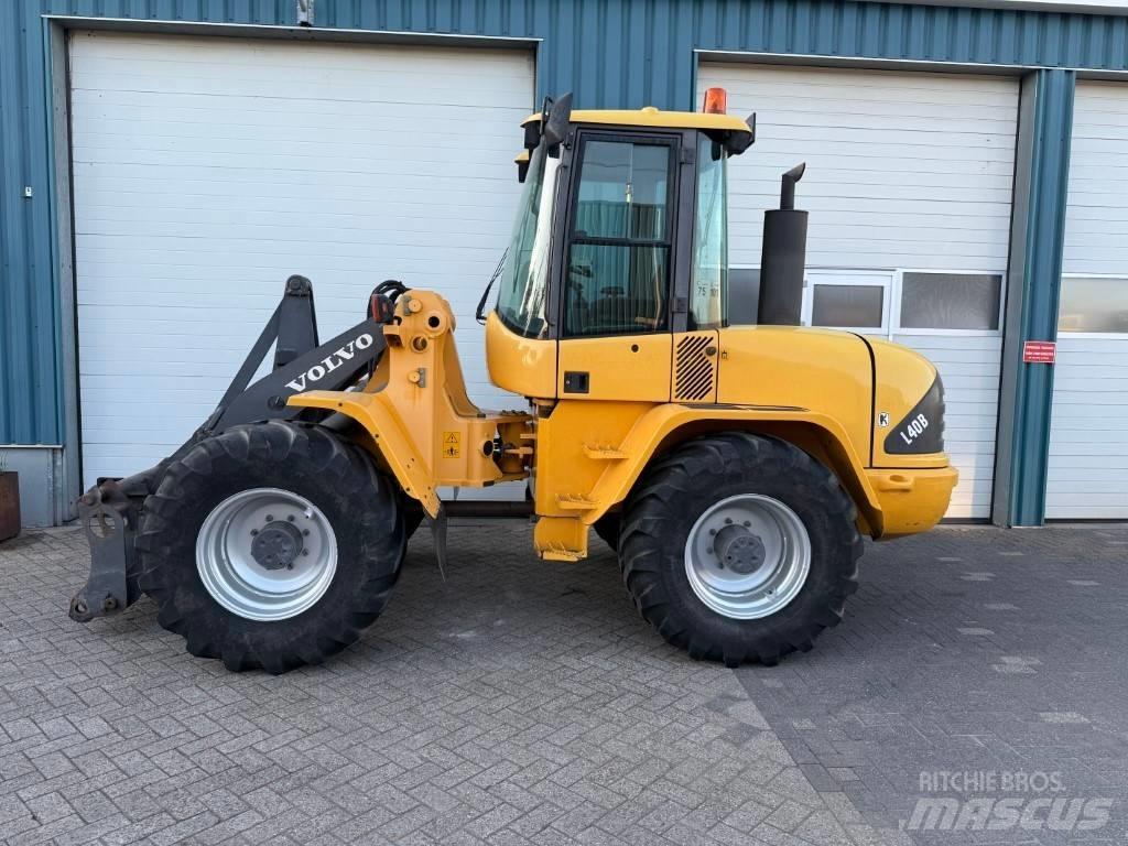 Volvo L 40 B TPS لوادر بعجل