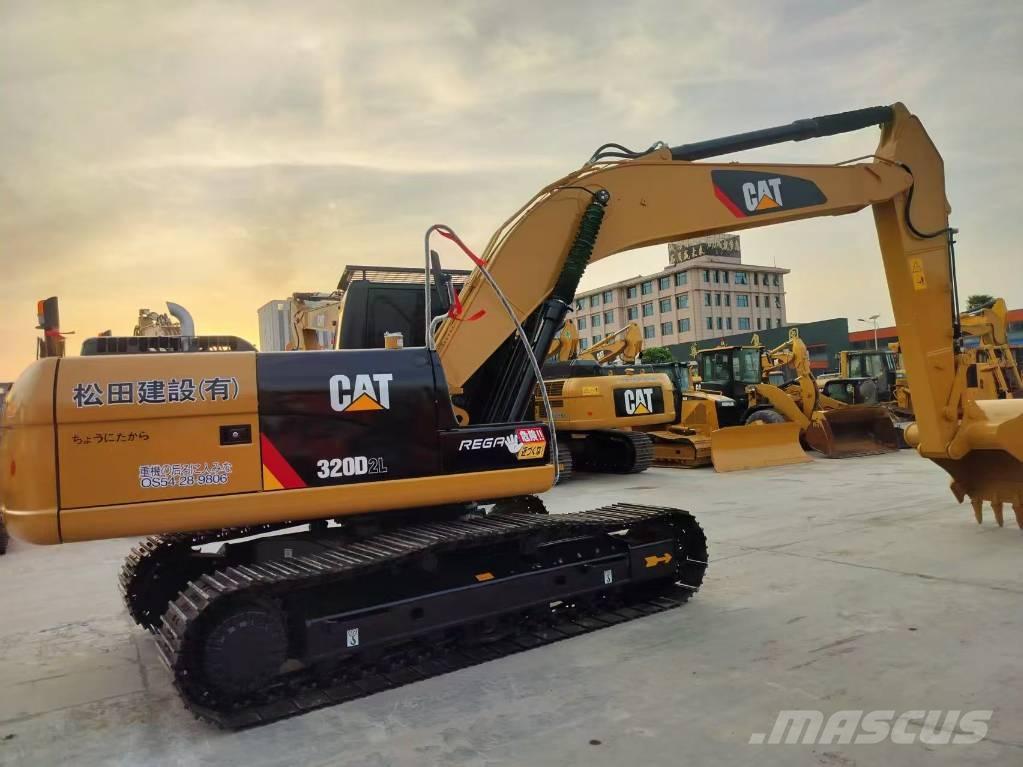 CAT 320D2L حفارات زحافة
