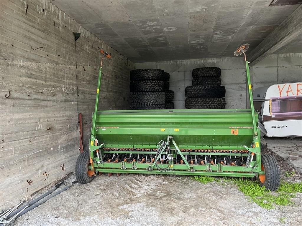 Amazone D9-40 Super مثاقيب
