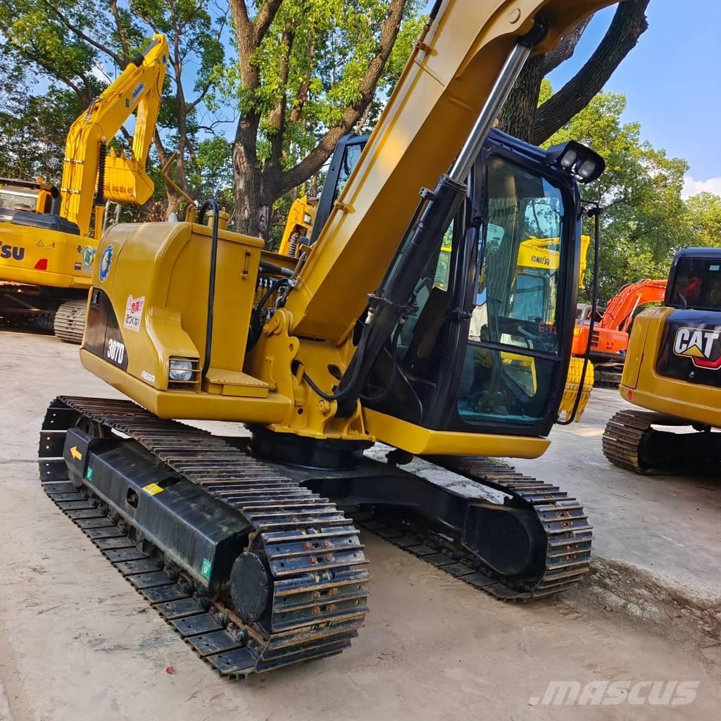 CAT 307 D حفارات وسط 7 طن - 12 طن