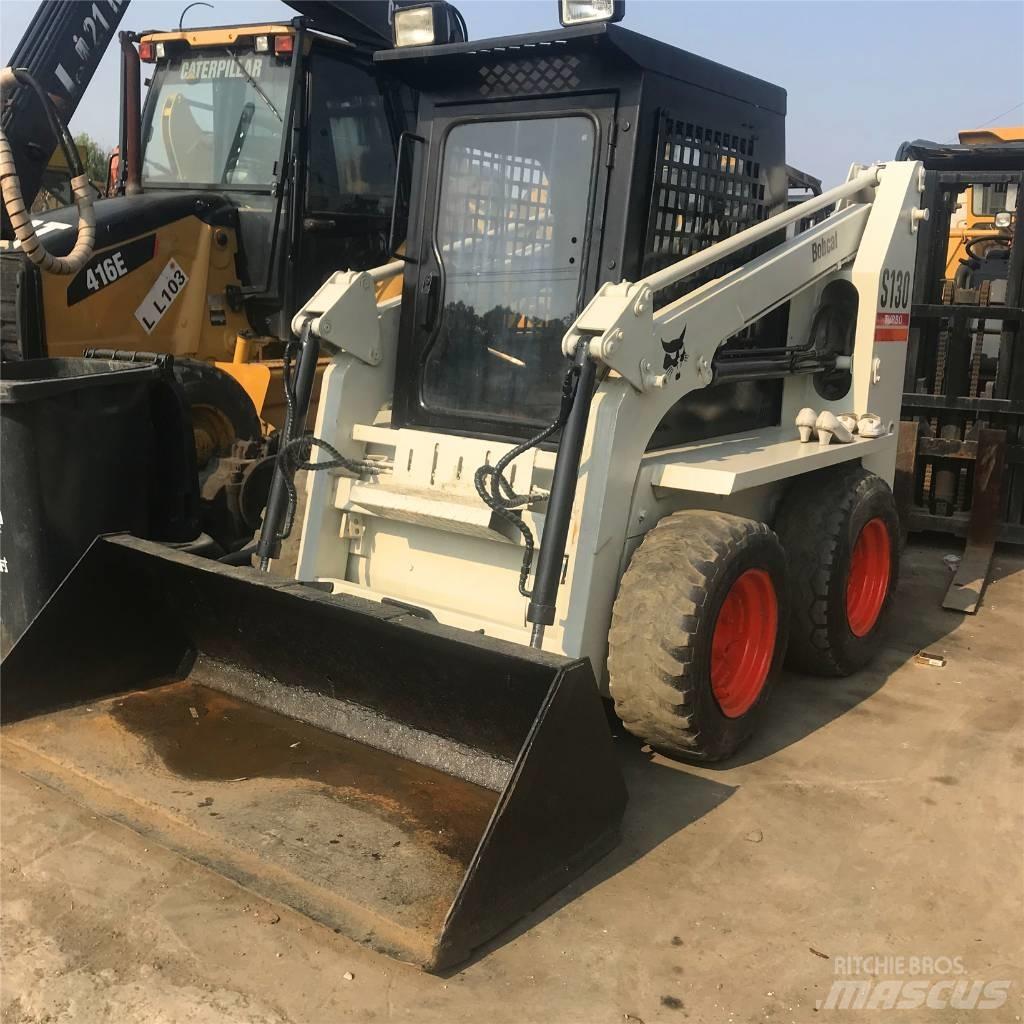 Bobcat S 130 لوادر انزلاقية التوجيه