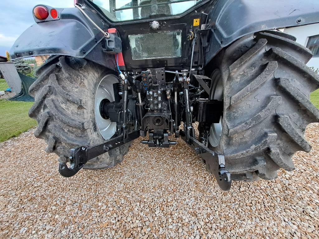 Valtra N 121 الجرارات