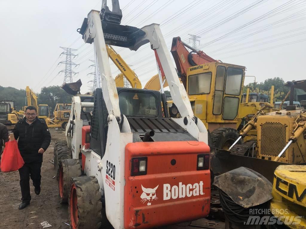 Bobcat S 220 لوادر انزلاقية التوجيه
