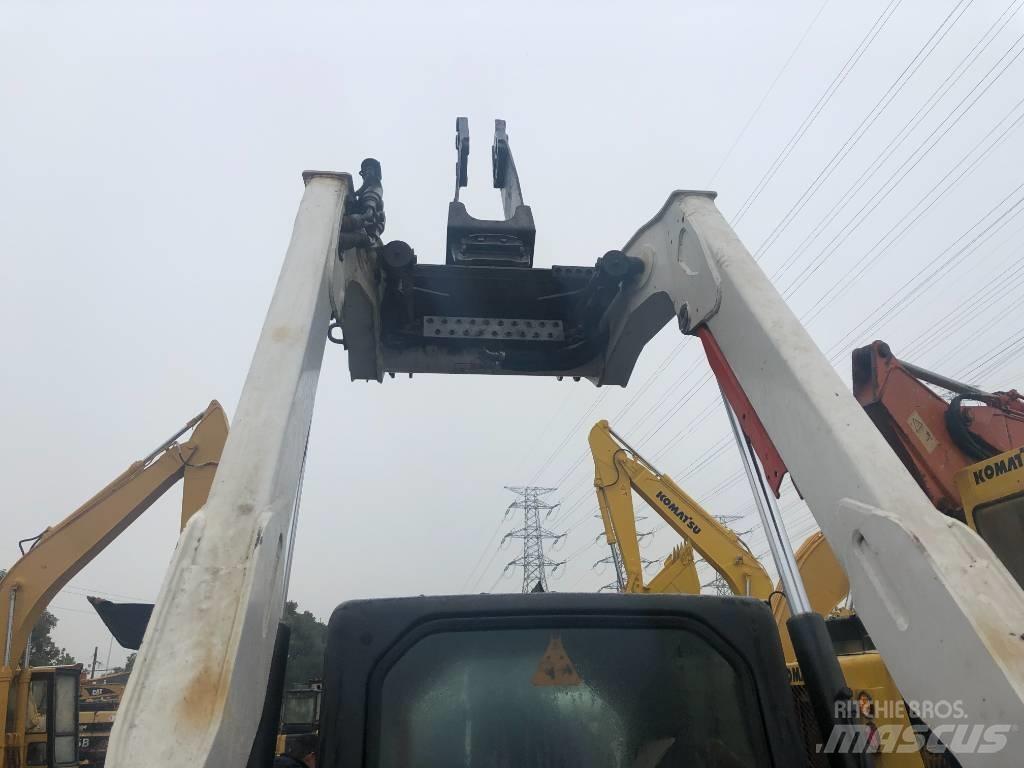 Bobcat S 220 لوادر انزلاقية التوجيه
