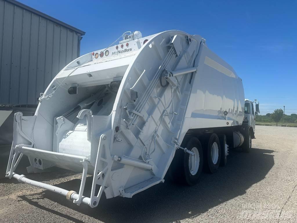 Autocar 32 Yd شاحنات المخلفات
