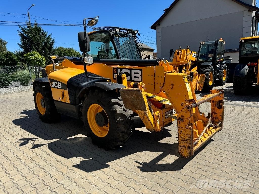 JCB 535-125 Hiviz مناولات متداخلة