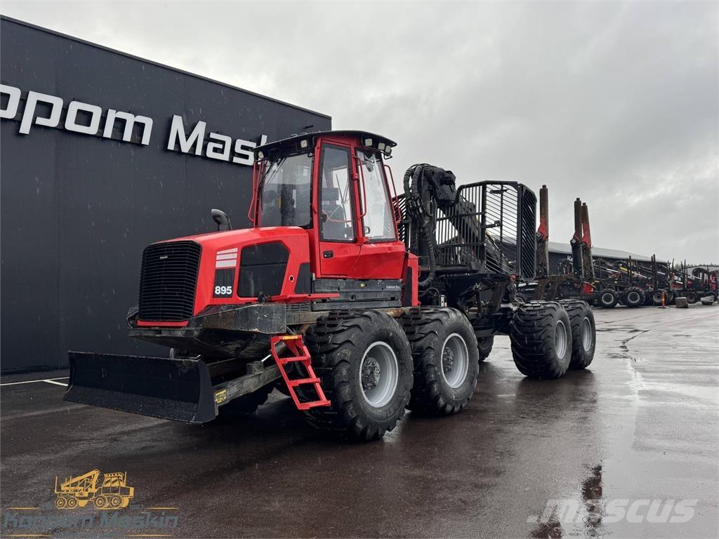 Komatsu 895 شاحنات