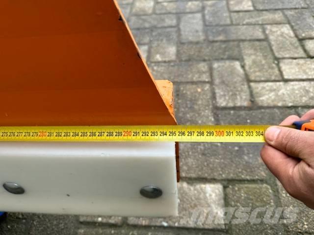  Sneeuwschuif lfn 30 حراثات ونصول الجليد