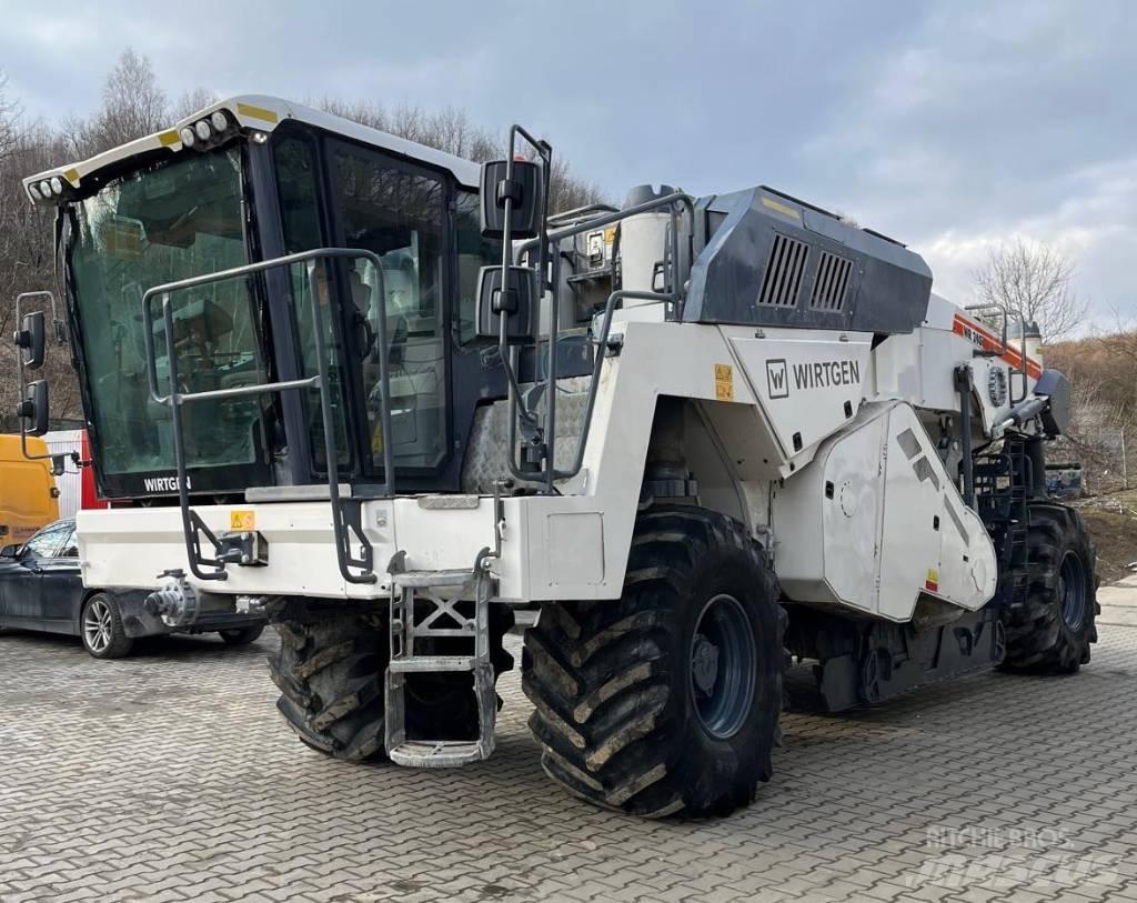 Wirtgen WR 240i معدات إعادة تدوير الأسفلت