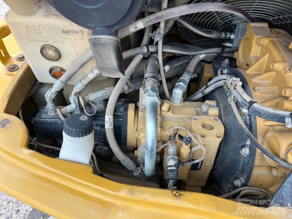 CAT 908 H لوادر بعجل