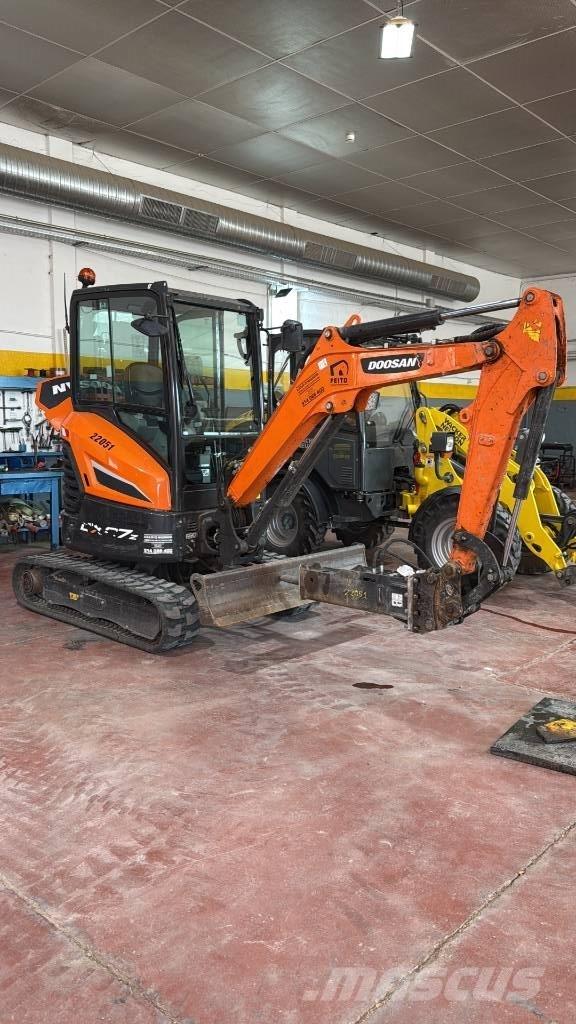 Doosan DX 27 Z حفارات صغيرة أقل من 7 طن (حفارات صغيرة)