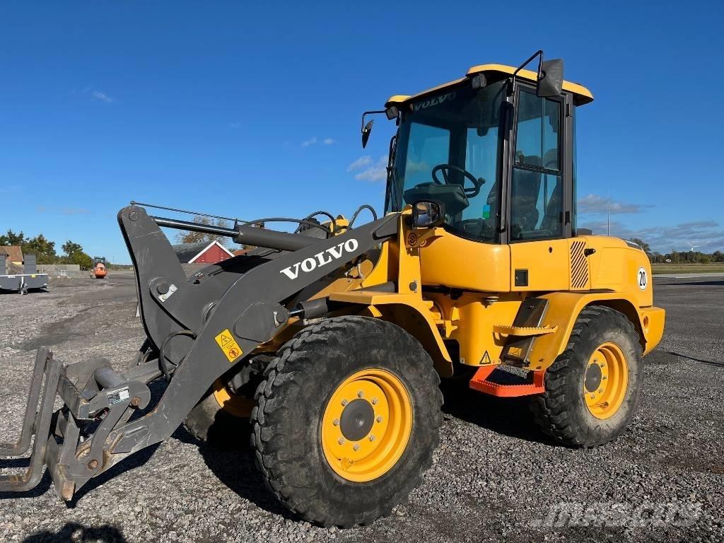 Volvo L 30 G لوادر بعجل