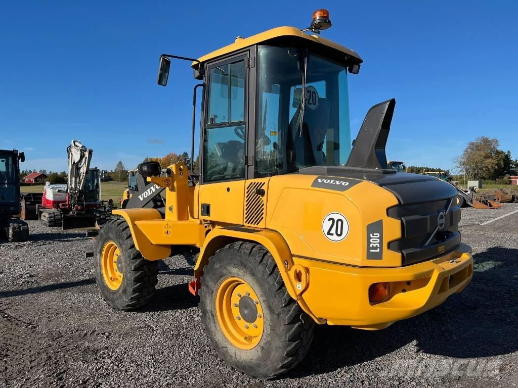 Volvo L 30 G لوادر بعجل
