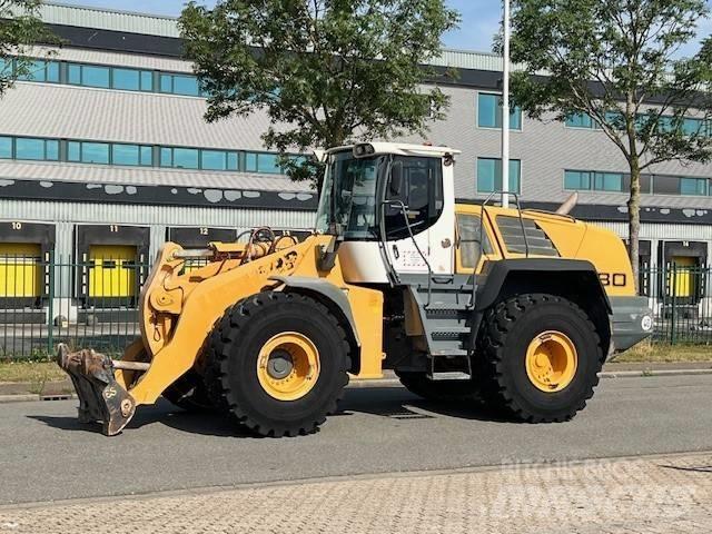 Liebherr L 580 لوادر بعجل