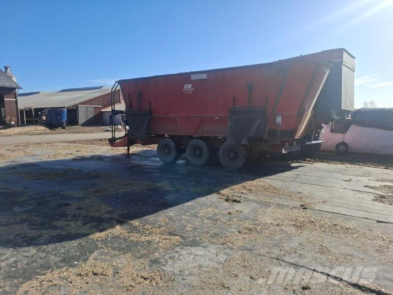 JF FEEDER VM 38 علافات ماشية