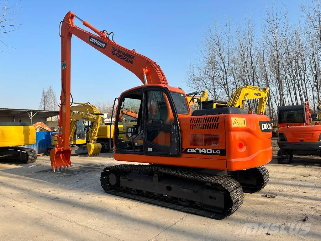 Doosan DX140LC حفارات زحافة