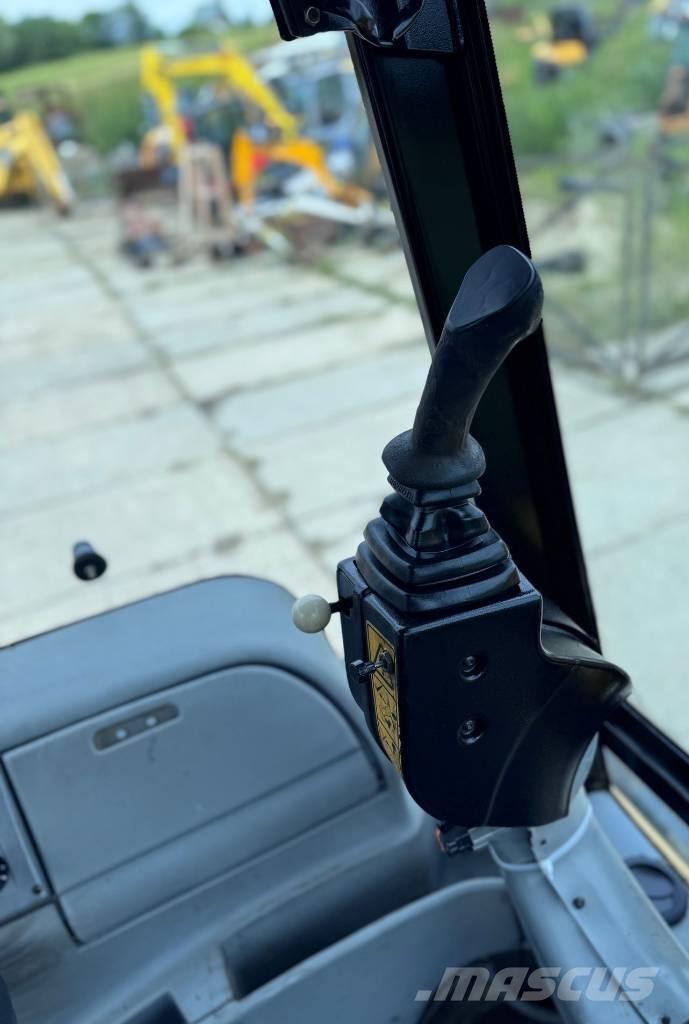 Terex 880 SX لوادر ذات جرافات عكسية