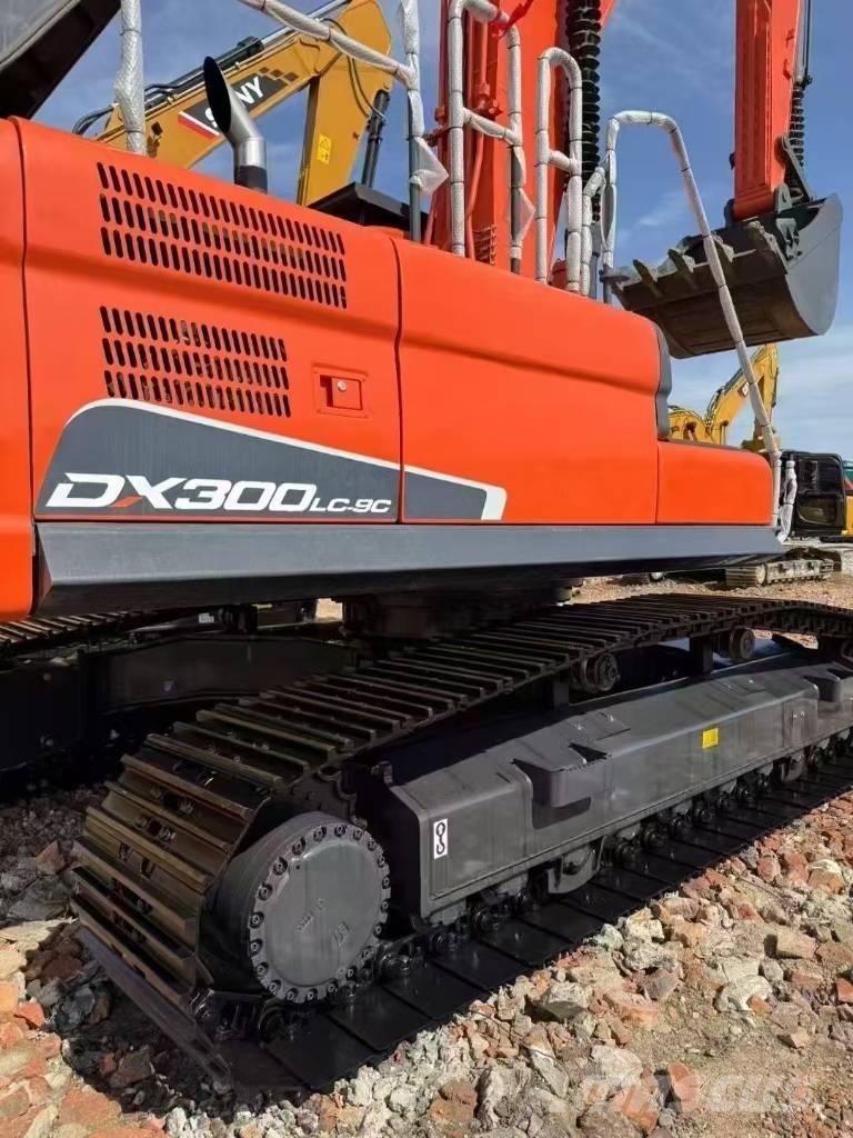 Doosan 300LC-9C حفارات زحافة
