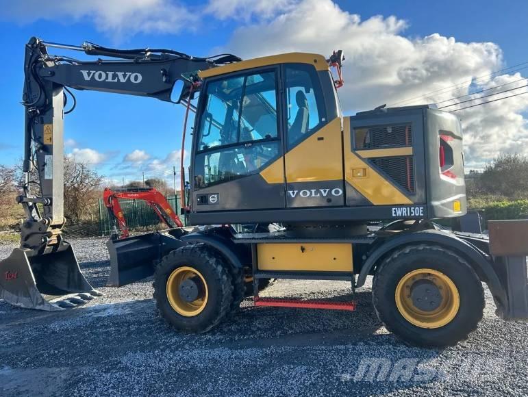 Volvo EWR 150 E حفارات بعجل