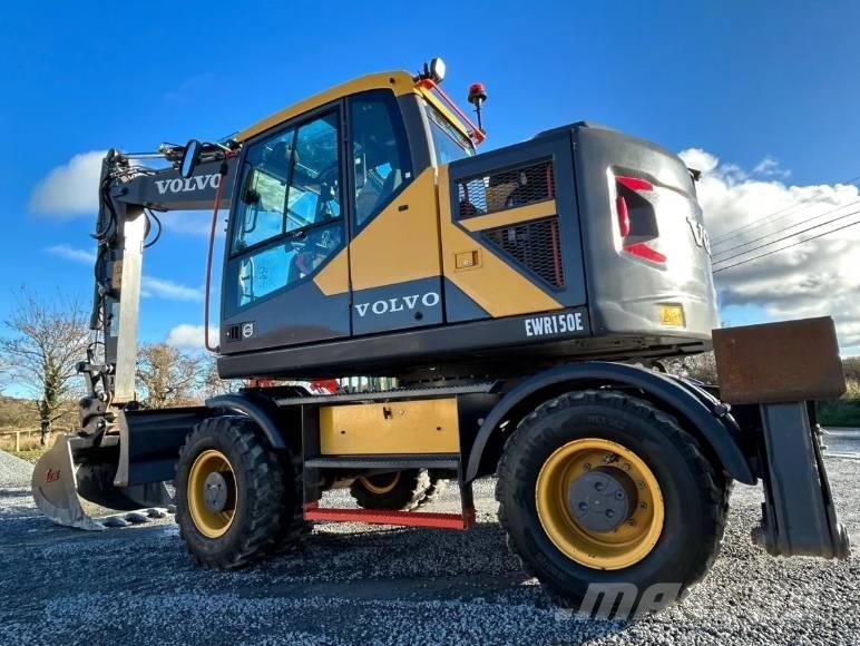 Volvo EWR 150 E حفارات بعجل