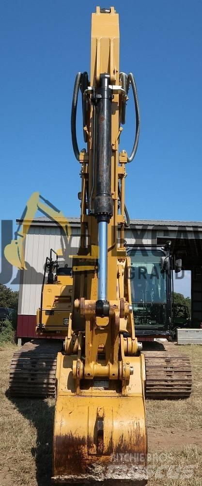 CAT 320 حفارات زحافة