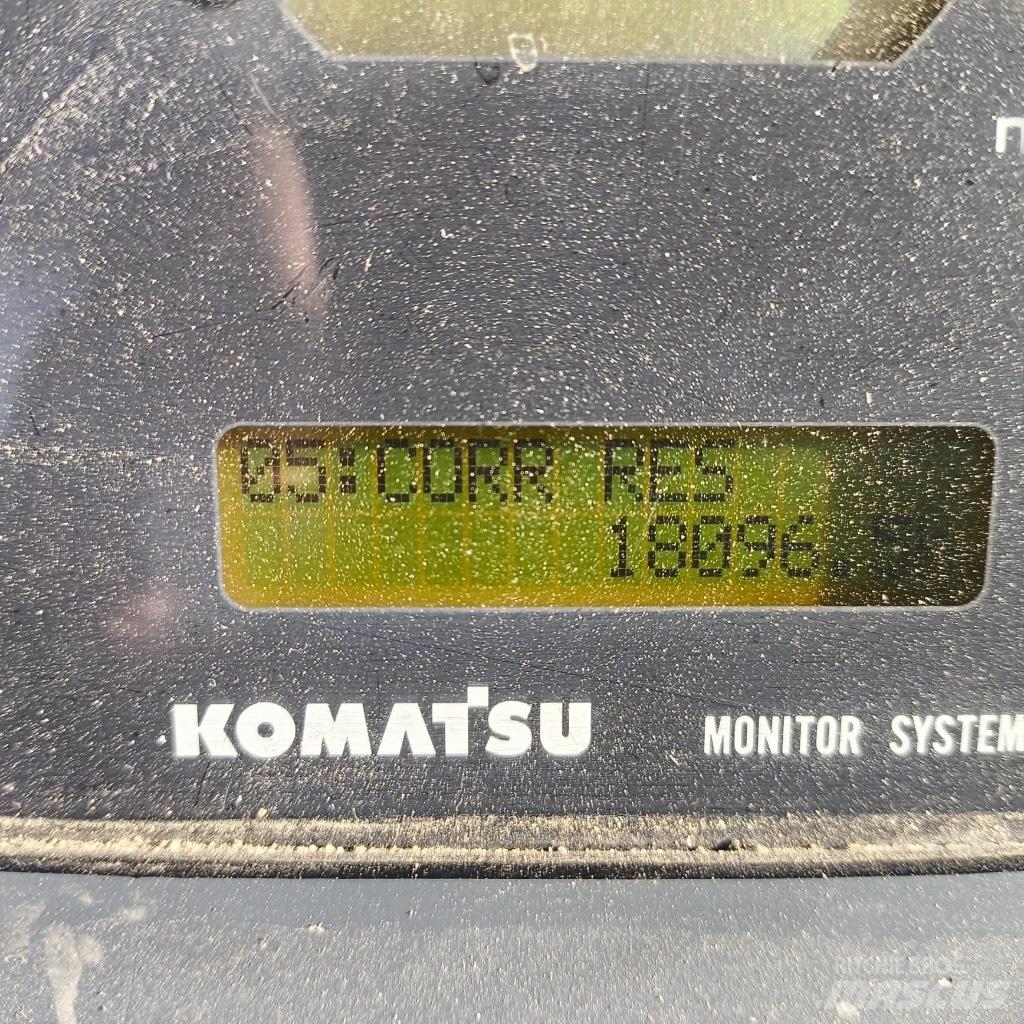 Komatsu D 65 PX-15 بلدوزرات مجنزرة