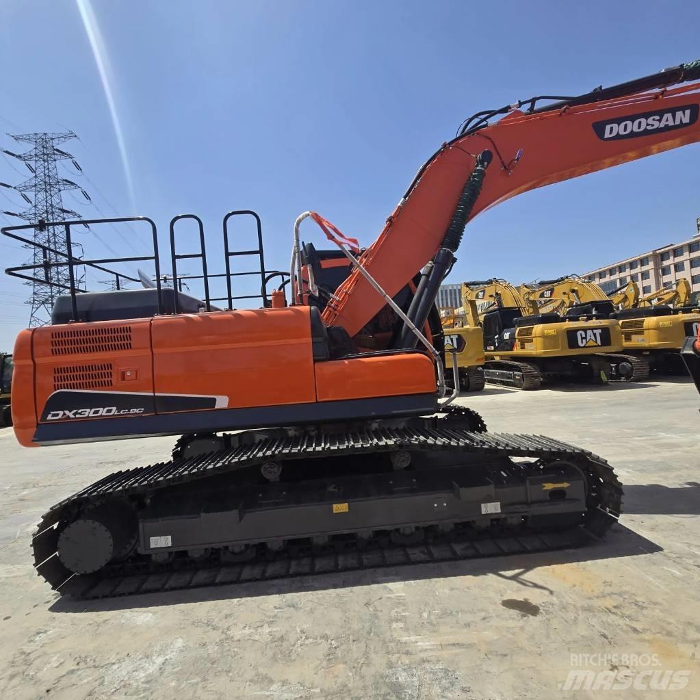 Doosan DX 300 LC حفارات صغيرة أقل من 7 طن (حفارات صغيرة)