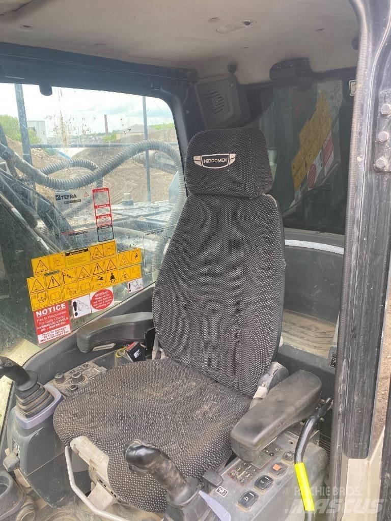 Hidromek HMK 220 LC حفارات زحافة