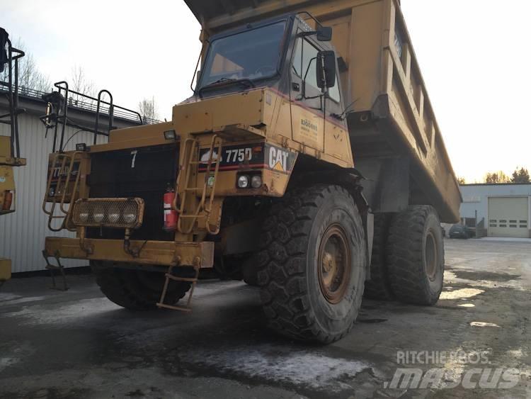 CAT 775 D شاحنات المخلفات الصلبة