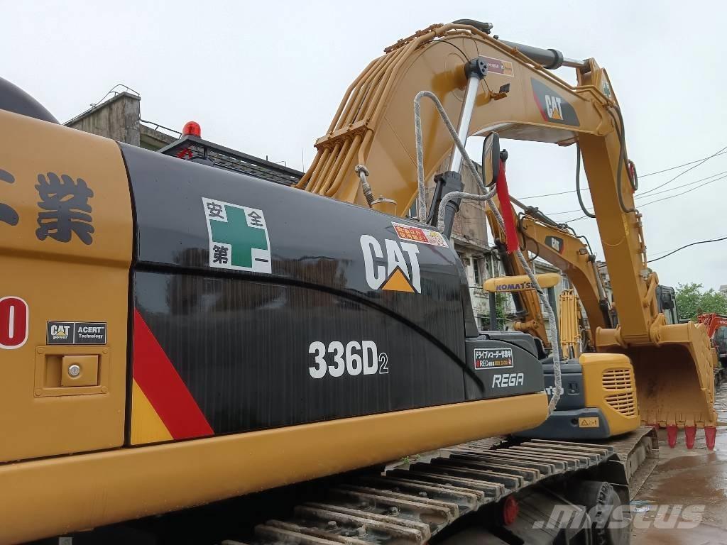 CAT 336D2 حفارات زحافة