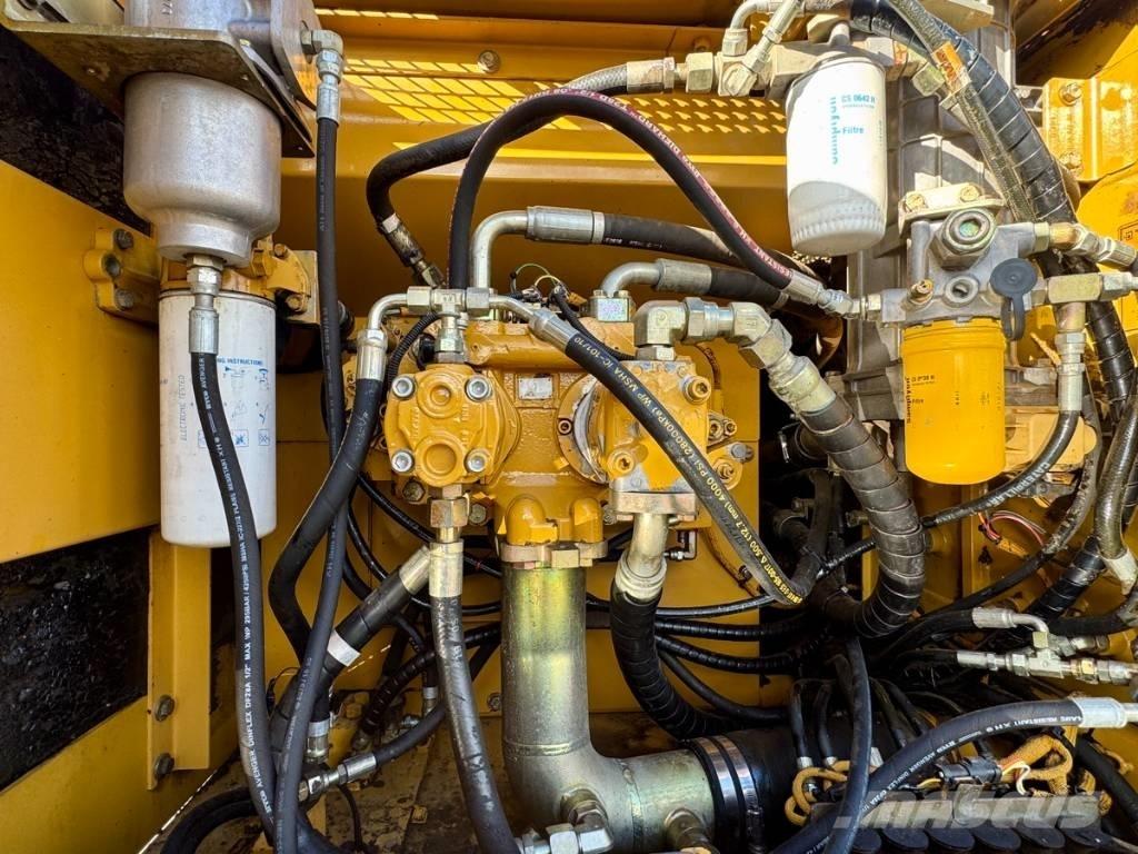 CAT 325 CL حفارات زحافة