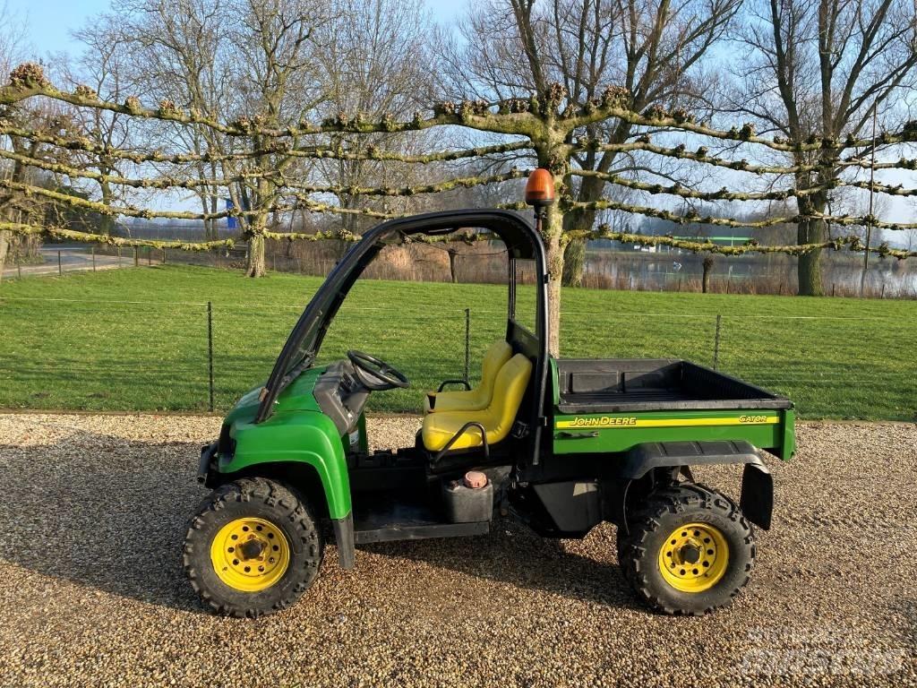 John Deere Gator XUV ماكينات منفعة عامة