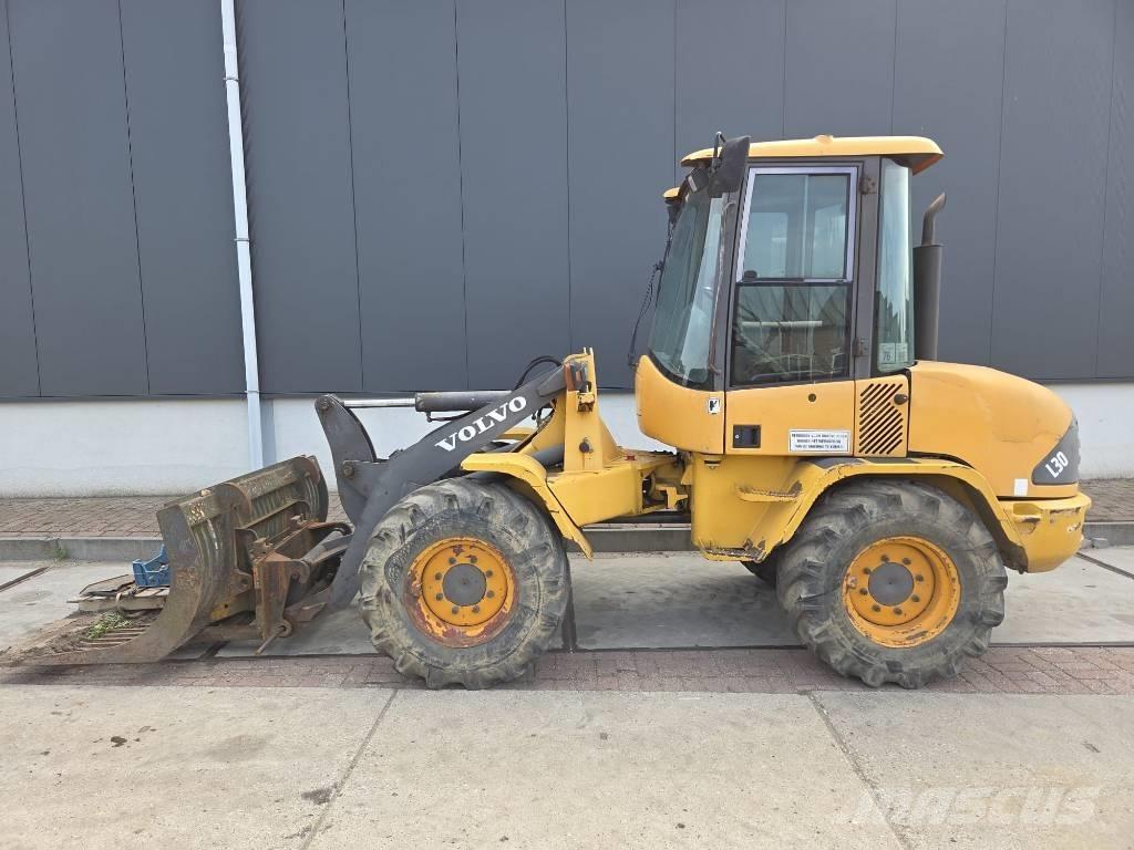 Volvo L 30 B لوادر بعجل