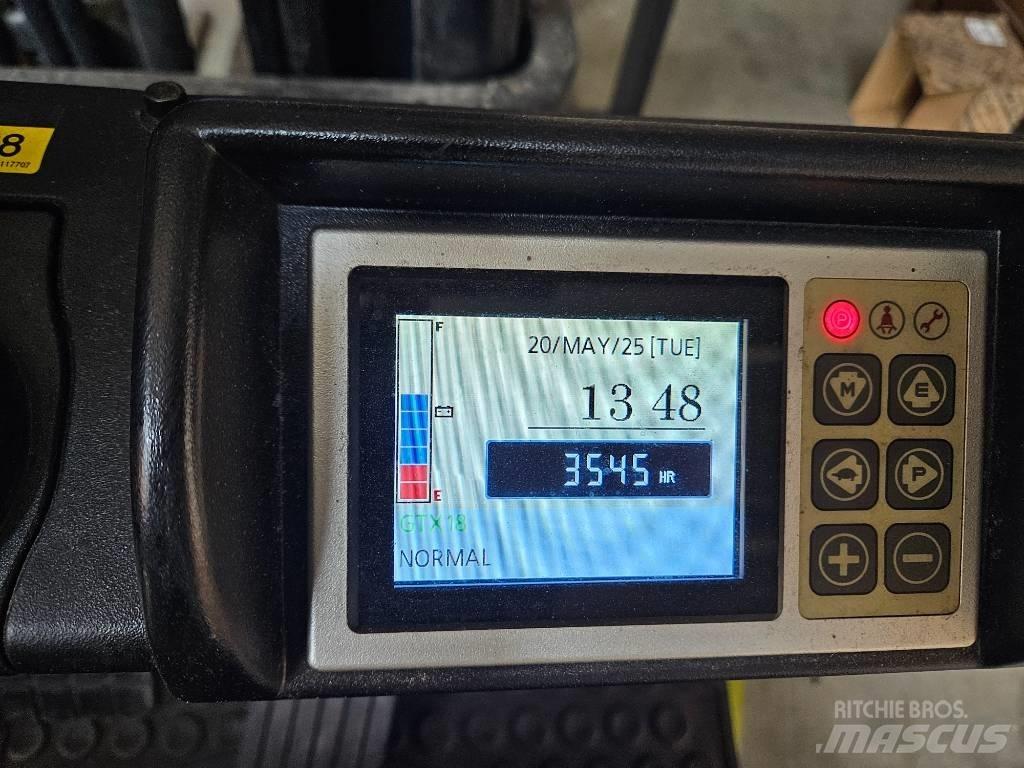 Clark GTX 18 شاحنات ذات رافعات شوكية تعمل بالكهرباء