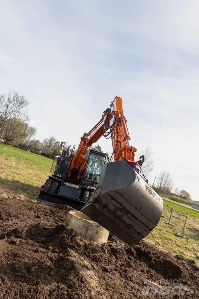 Hitachi ZX 150 W-7 حفارات بعجل