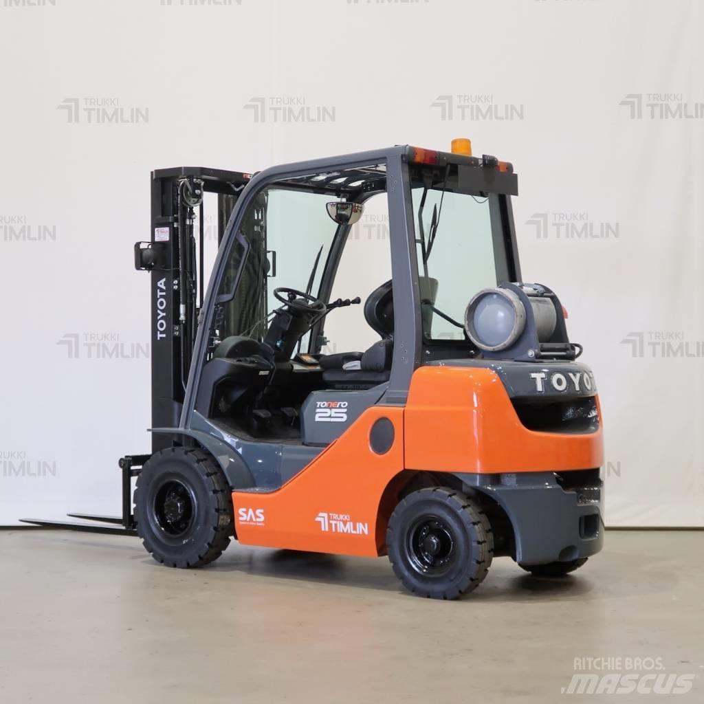 Toyota 02-8FGF25 شاحنات LPG