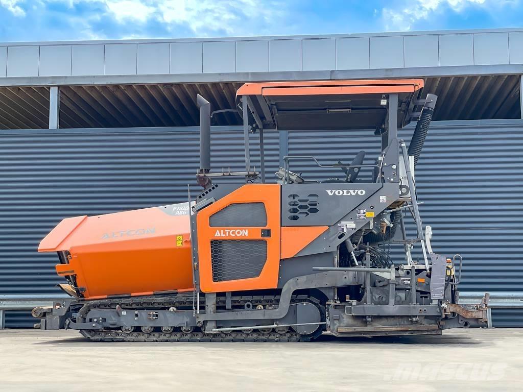 Volvo P7820C معدات السفلتة