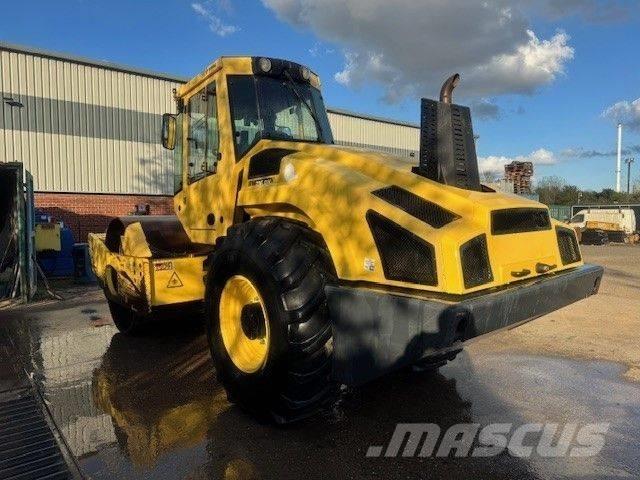 Bomag BW 216 DH-4i مداحل أحادية الأسطوانة