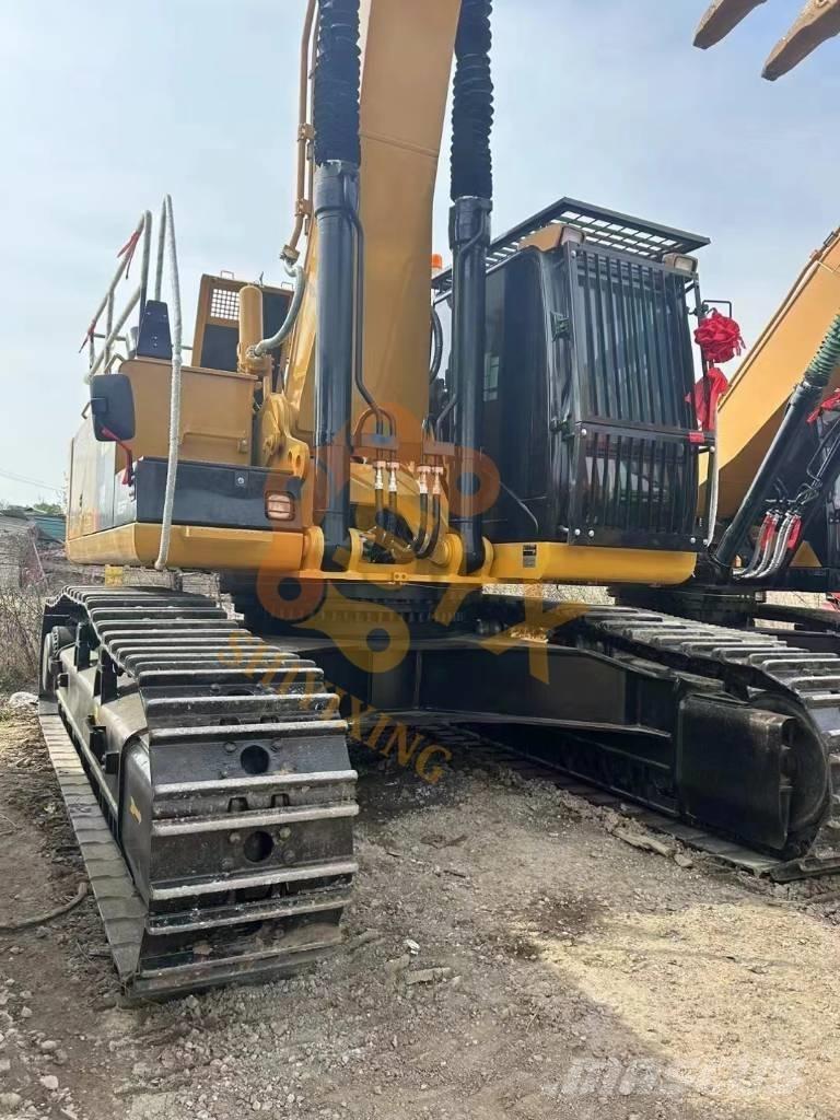 CAT 349 D حفارات زحافة